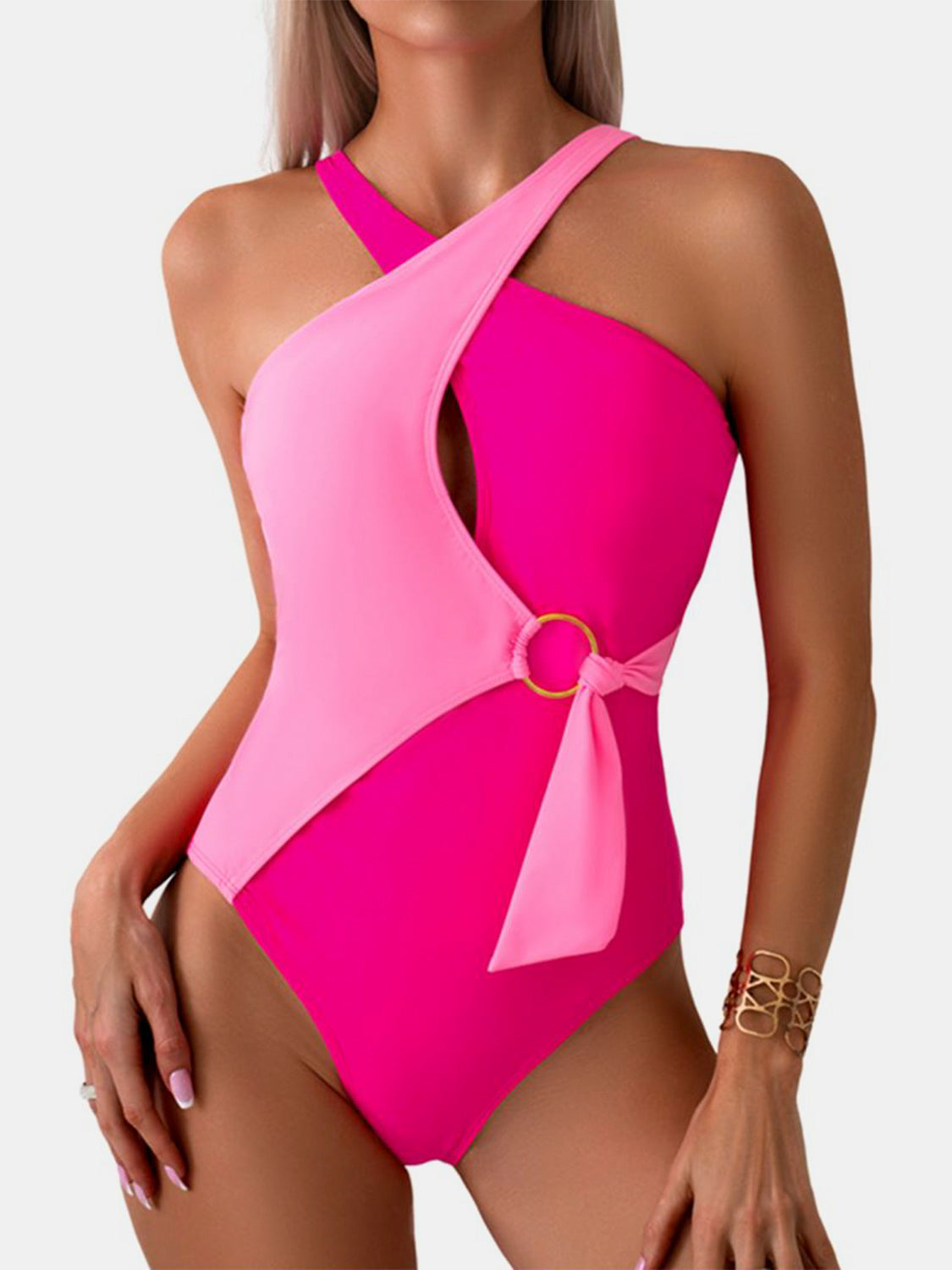 Plus SizeSleeveless Cutout Contrast One-Piece Swimsuit_0